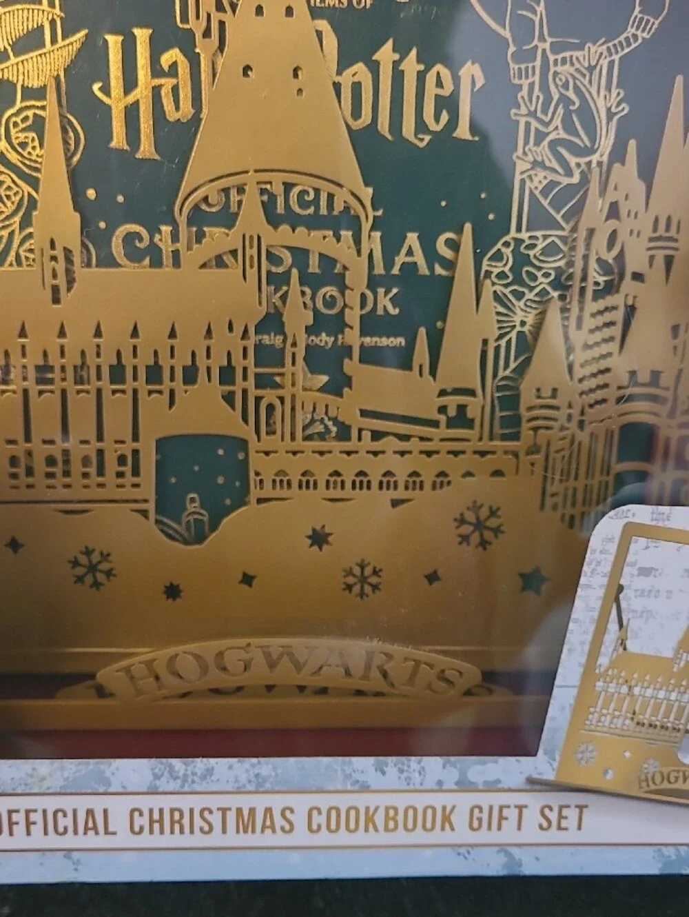 Warner Bros. Green and Gold Hogwarts Pop-Up Art Print